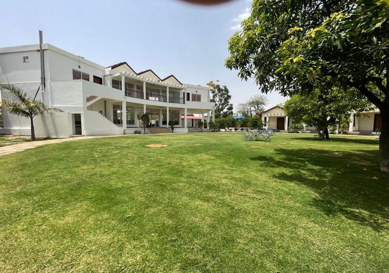 Las Cabanas Resort Pushkar Exteriör bild
